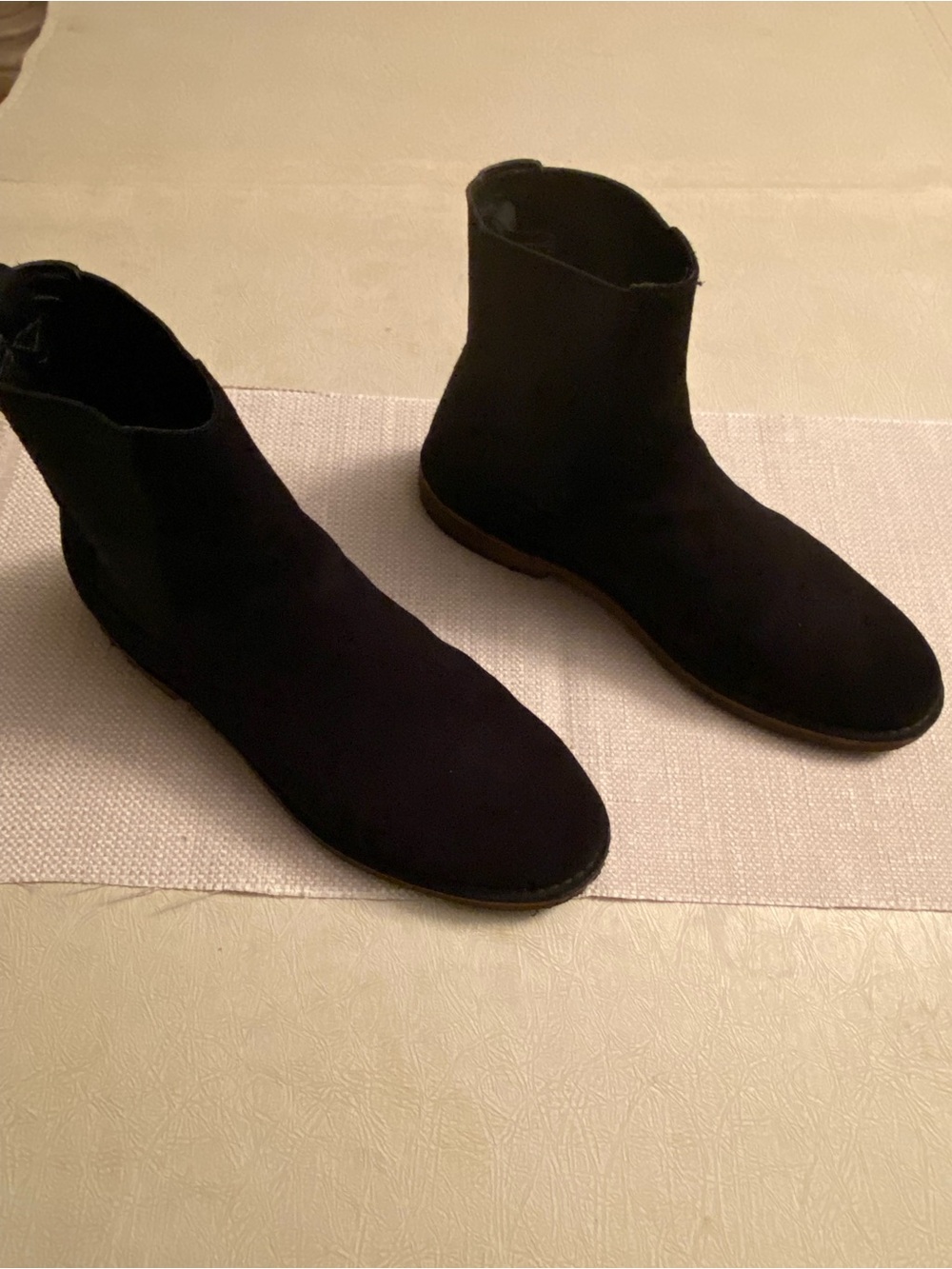 Men's Saint Laurent Black Suede Chelsea Boots - Picture 2 of 7